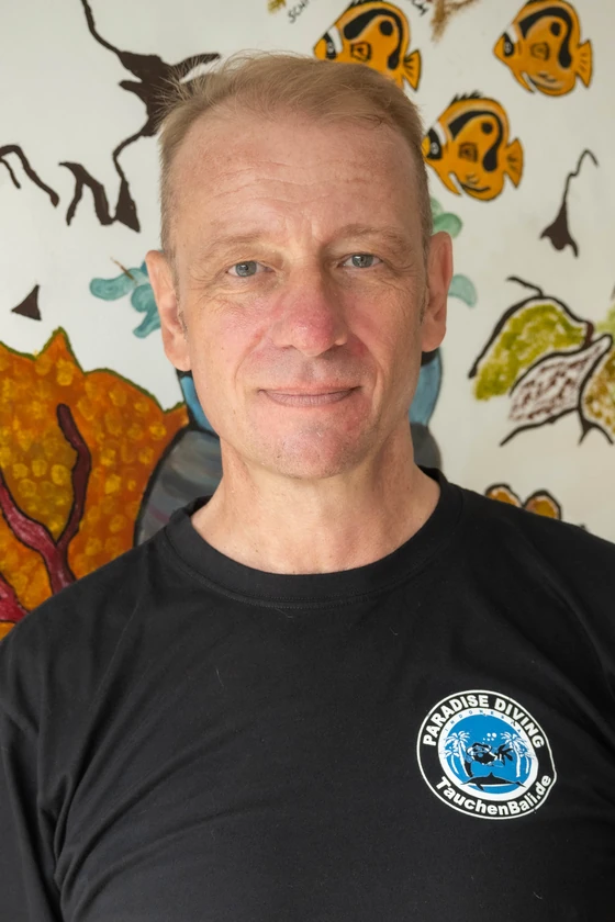 Fred (Manfred) – Dive center manager · Email enquiries