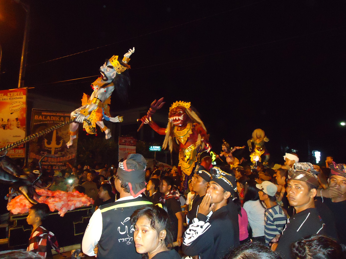 ogo-ogo-nypie-day-bali.jpg